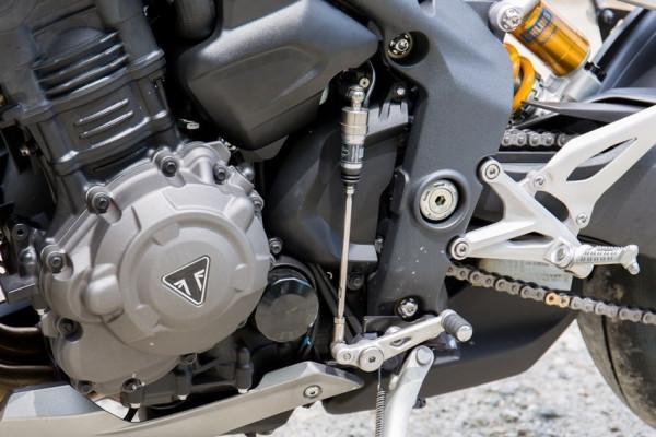 試駕凱旋大青蛙摩托車，真香現場