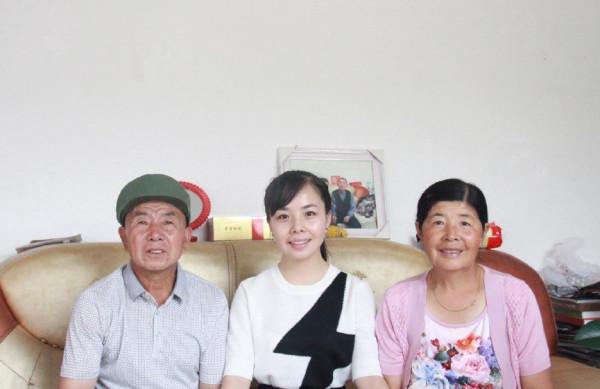 王二妮全家近照,農村姑娘逆襲時尚女神,淳樸老公高大帥氣 王二妮全家近照,農村姑娘逆襲時尚女神,淳樸老公高大帥氣