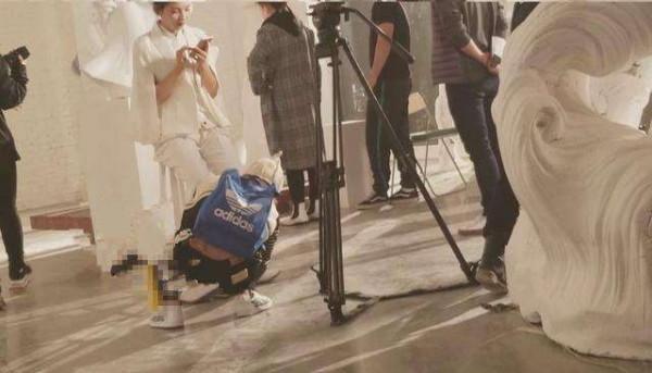 生活廢物、兩幅面孔,明星助理的遭遇,最能看清娛樂圈 生活廢物、兩幅面孔,明星助理的遭遇,最能看清娛樂圈