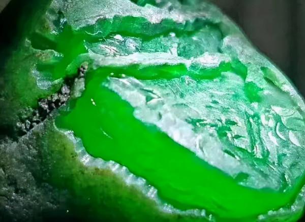 看翡翠直播被騙200萬！這種“賭石”直播不能信