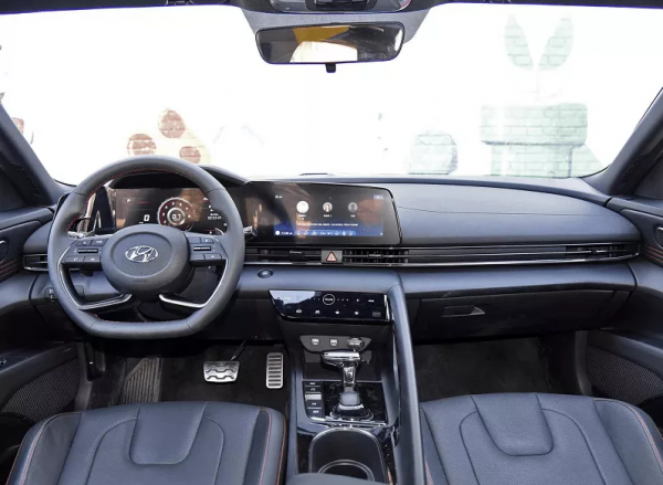 9&period;98萬元起！2022款現代伊蘭特正式上市，新增黑騎士限量版