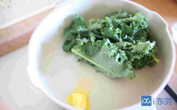 美食|DIY美味健康輕食漢堡,羽衣甘藍唱主角 美食|DIY美味健康輕食漢堡,羽衣甘藍唱主角