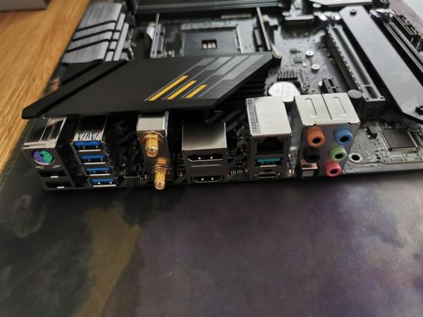 幫忙裝電腦還要送個機箱？喬思伯D30+5800X+3070ti裝機作業