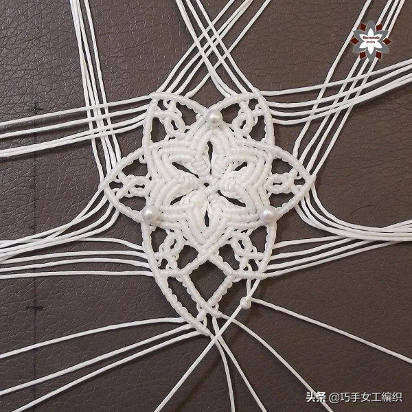 用繩子就能編出漂亮的雪花，超詳細的教程，一步一步教你編