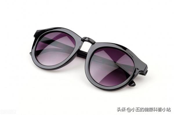 延緩老年性白內障的發生和發展，生活中需要做好以下8點