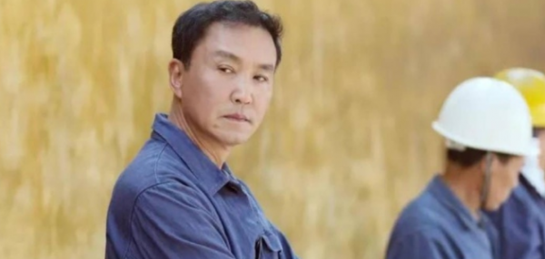 臉腫，嘴歪，笑不出來，整容後的&quot&semi;矽膠臉&quot&semi;把這9位好演員，害慘了