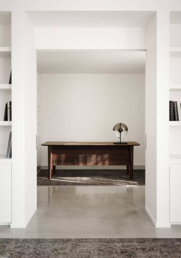 國外案例 | 加拿大現代極簡家居，頂層被花園和菜園包圍的家