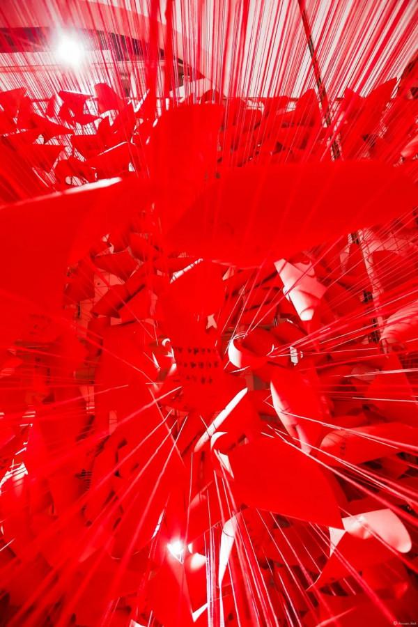 鹽田千春:紅與黑之間 缺席中的存在 鹽田千春:紅與黑之間 缺席中的存在