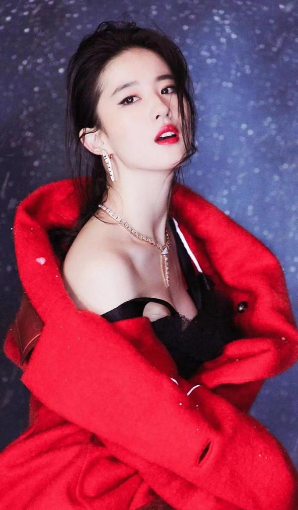 神仙姐姐劉亦菲氣質優雅