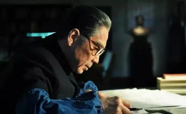 1976年1月8日，敬愛的周總理與世長辭，他一生為國為民，鞠躬盡瘁