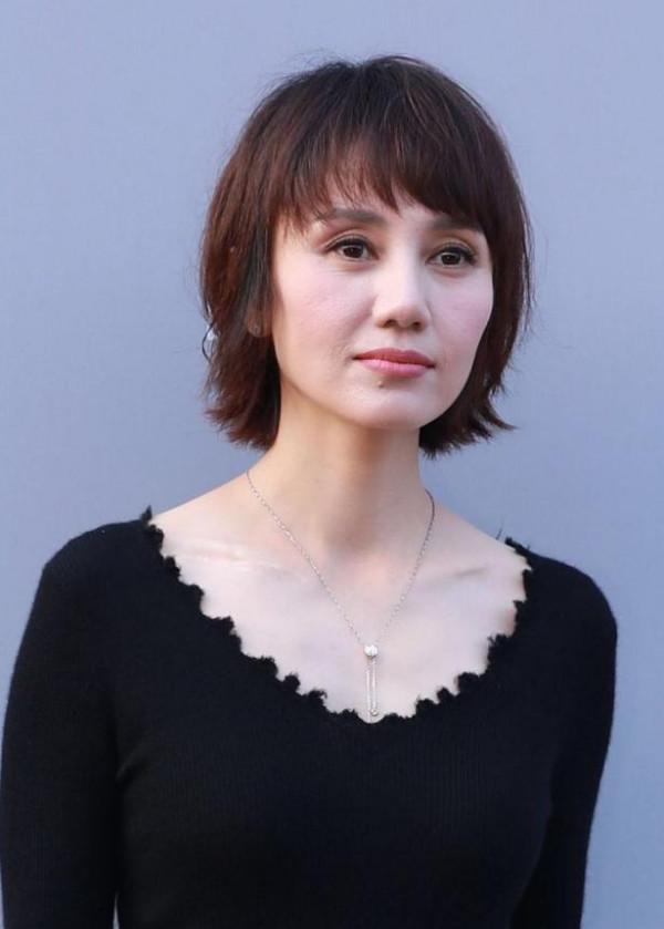 披個“麻袋”也好看是什麼感覺?我心中這4位女明星就是 披個“麻袋”也好看是什麼感覺?我心中這4位女明星就是