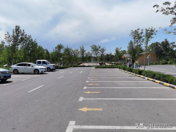 漢EV自駕新疆伊犁，一個人獨自玩耍，逛鞏留縣的蝶湖景區