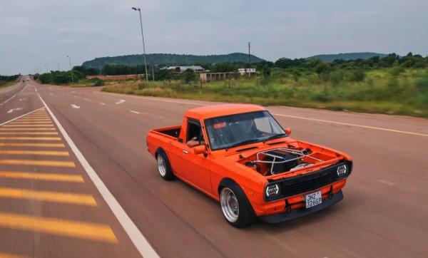 暴走日產皮卡，移植本田CBR摩托發動機