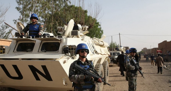 為什麼總感覺美國大兵在戰爭時候都愛戴著墨鏡打仗,耍酷的嗎? 為什麼總感覺美國大兵在戰爭時候都愛戴著墨鏡打仗,耍酷的嗎?