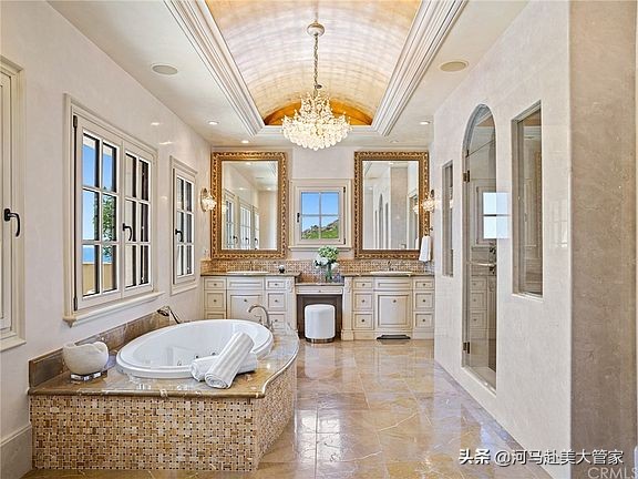 2200w的海岸線豪宅，可以欣賞到什麼景色？