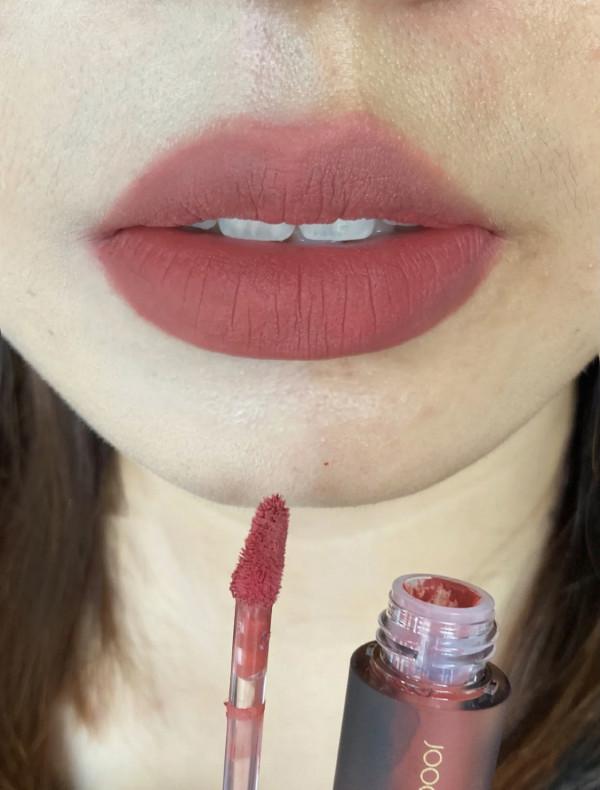 女人再懶，素顏出門也別忘記塗口紅，這幾支色號讓你氣質更出眾