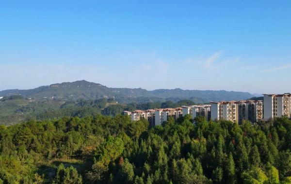 冬日暖陽,迴歸北緯29°康旅小鎮,吃刨豬湯、烤全羊逛大集辦年貨 冬日暖陽,迴歸北緯29°康旅小鎮,吃刨豬湯、烤全羊逛大集辦年貨