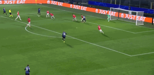 如何用一場典型穆氏戰術完勝真藍黑？且看穆里尼奧如何啟用新羅馬