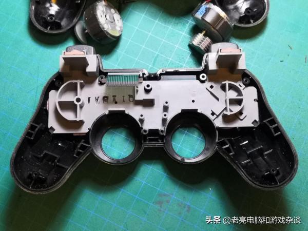 修PS2剪線手柄，結果修了個寂寞