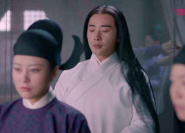 求求男演員不要再披頭散髮了，“黑長直”不是人人都能駕馭的