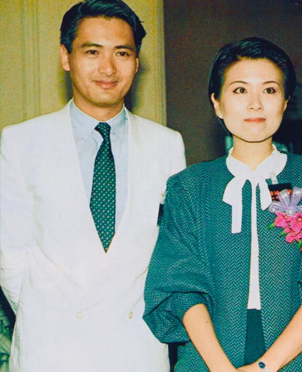 終於明白，陳薈蓮不漂亮，也沒有孩子，周潤發為何獨寵她38年了