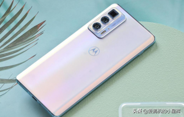 售價不到Mate40Pro一半，跑分卻比麒麟9000更高，256GB+一億畫素