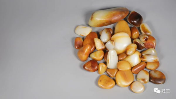 國慶假期去和田巴扎買玉,市場情況是這樣的…… 國慶假期去和田巴扎買玉,市場情況是這樣的……