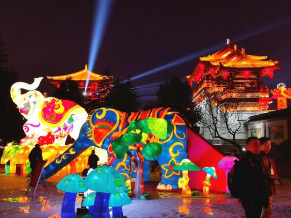 令世界各國人民震驚的中國紅，滿滿中國元素，大年夜中國最魅力