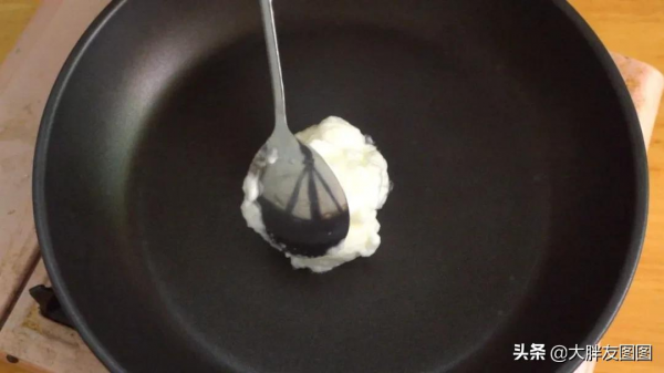 剩飯也能做成鬆餅?不要麵粉,不要烤盤,軟蓬蓬,香噴噴 剩飯也能做成鬆餅?不要麵粉,不要烤盤,軟蓬蓬,香噴噴