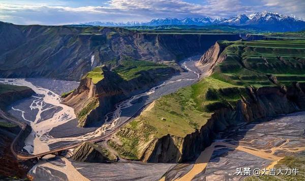 大美新疆，安集海大峽谷