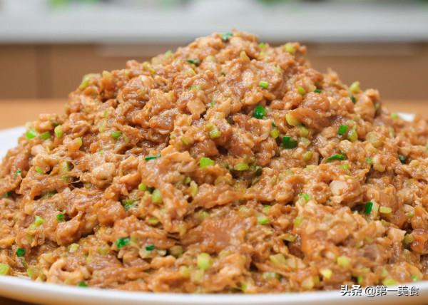 調餃子餡，牢記“4放2不放”，保證油潤多汁，鮮嫩可口，真香