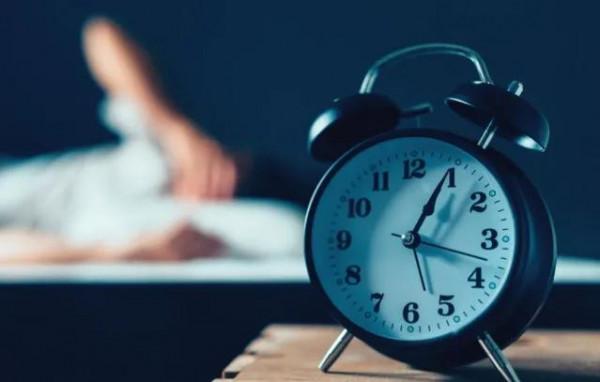 失眠？如何在3分鐘內睡成“死豬”？網友：這是過來人的經驗