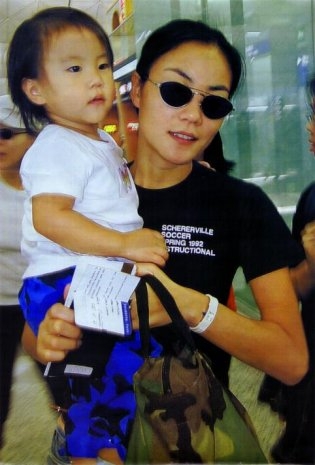 李亞鵬的女兒也長大了，真是女大18變，越長越好看