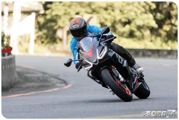 2021 RS660 試駕：操控、電控一次滿足，中量級運動車款新世代