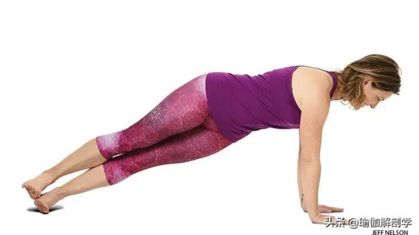 為什麼把背挺直那麼難？10個加強背部的瑜伽動作要多練