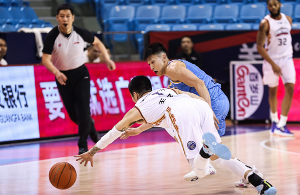 狂勝41分，北京隊打瘋了，林書豪11+6甘當綠葉，3外援衝冠有望