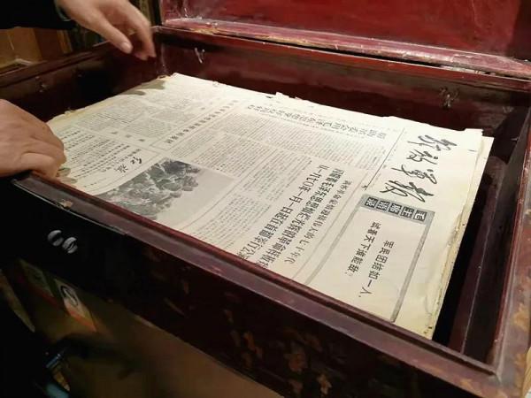 這些珍貴的報紙、書刊和圖片，讓我們回到了偉大的毛澤東時代