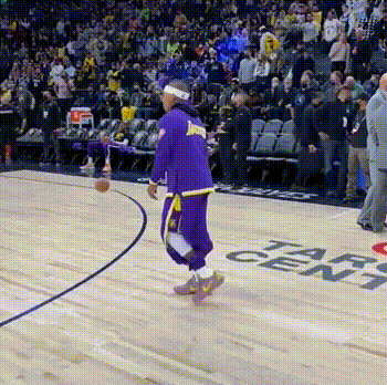 看完小托馬斯NBA選秀時的體測資料，校隊中鋒真能背打他嗎？