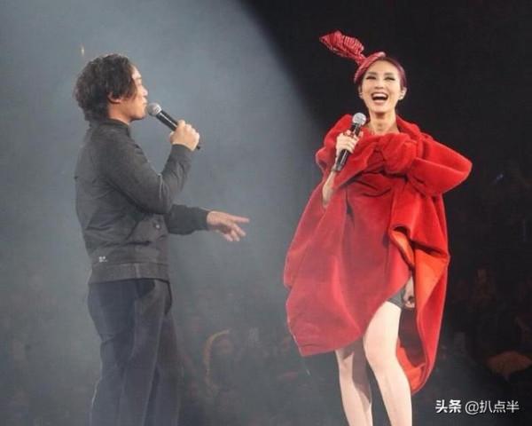 “大玩家歌神”陳奕迅：為何會被徐濠縈拿捏得死死的？