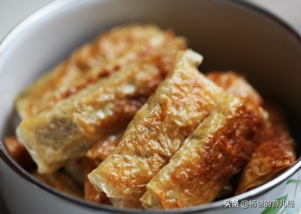孩子愛吃的腐竹鮮肉卷，外焦裡嫩，葷素搭配，吃了一次還想吃