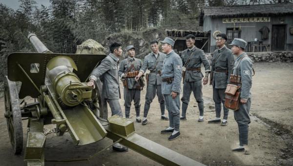 給病號服做腰線，女扮男裝戴假睫毛，國產劇主演造型能有多心機？