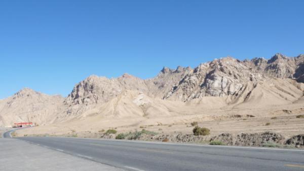 青藏線上的卡車人：跑“天路”，吃好喝好休息好是關鍵