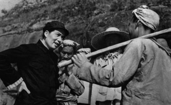 新四軍產的香菸“飛馬”有多受歡迎？敵佔區排長隊，能用煙換情報