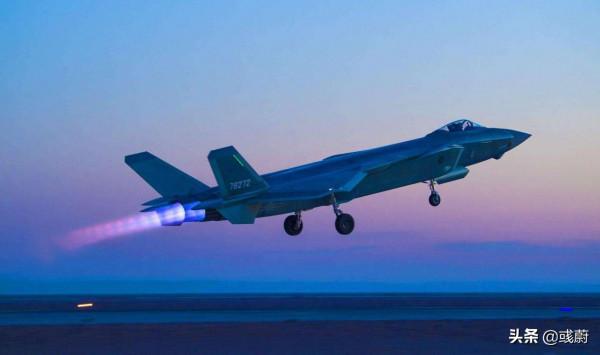 作為殲轟7、蘇30MK替代者,為啥殲16服役5年殲轟7還沒退役? 作為殲轟7、蘇30MK替代者,為啥殲16服役5年殲轟7還沒退役?