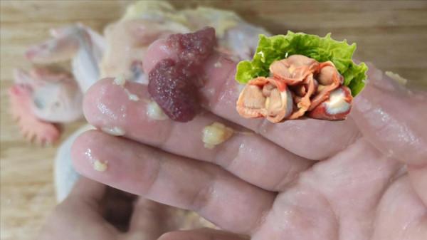 雞有8個地方毒素最重，不要亂吃，24年1級廚師講解雞不能吃的位置