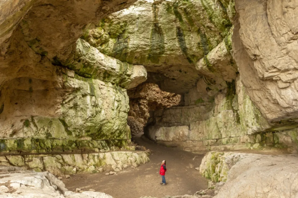 跟著亨利卡維爾一起去看風景如畫的《獵魔人》取景地