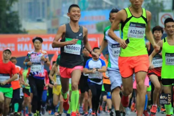 從收容車到殘運會冠軍,跑馬10年,他都經歷了什麼? 從收容車到殘運會冠軍,跑馬10年,他都經歷了什麼?