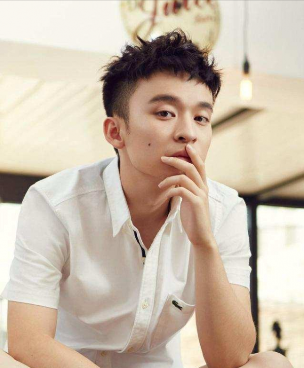 誰說娛樂圈沒有好男人?這五位早婚的男星,個個都是“寵妻狂魔” 誰說娛樂圈沒有好男人?這五位早婚的男星,個個都是“寵妻狂魔”