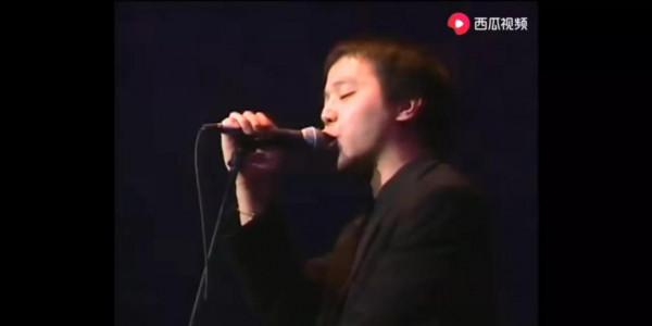 一場演唱會，主唱立了遺囑，四大天王和王菲只能坐在臺下當觀眾