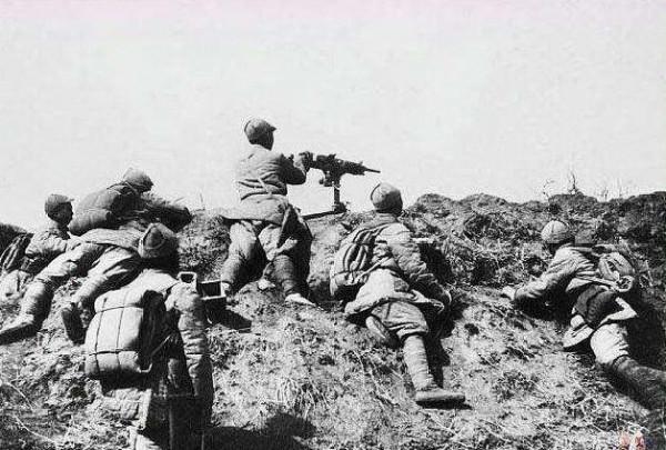 授勳結束，臺下還有一個人，周總理忙上前詢問，答：沒念我的名字